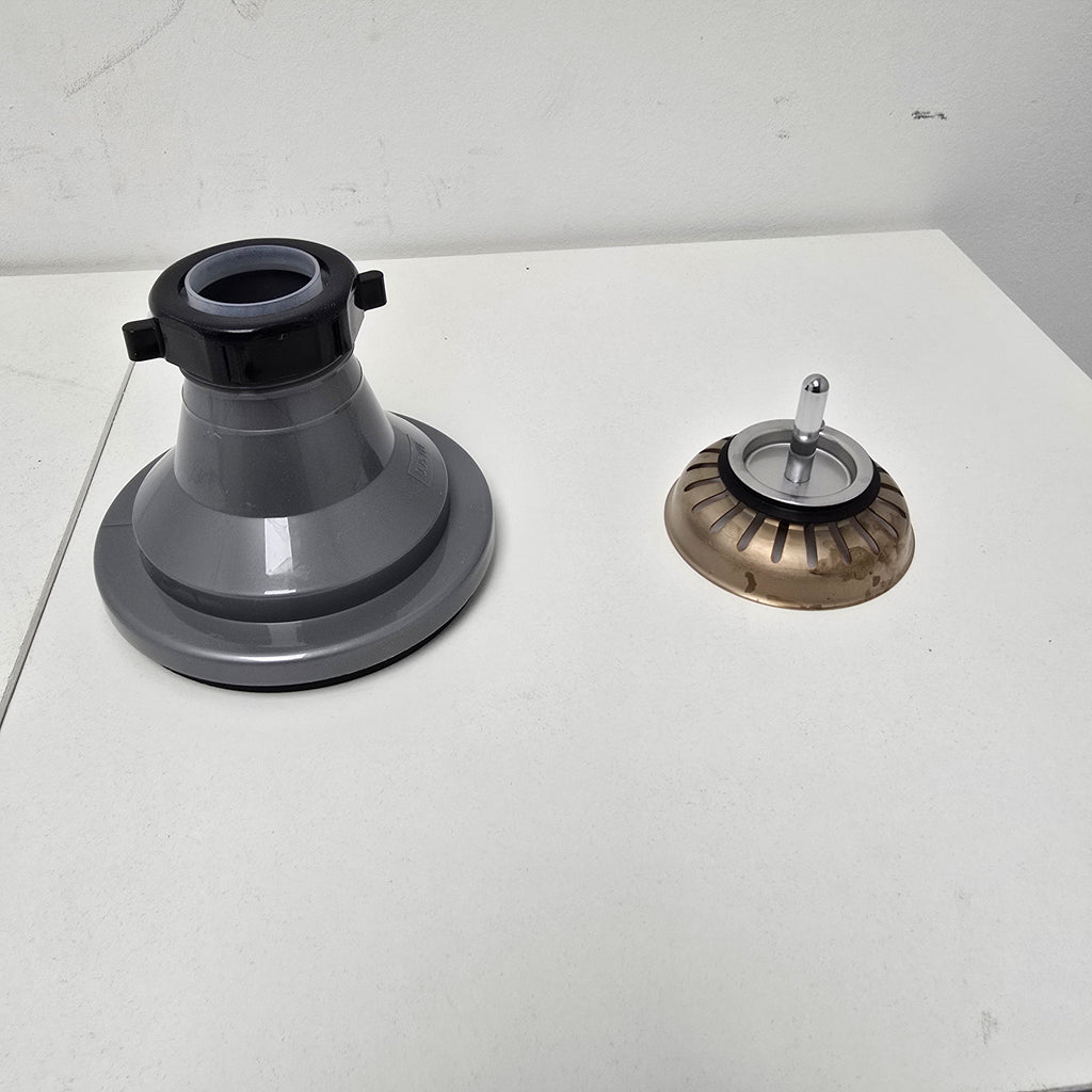 Delta Kitchen Sink Flange and Strainer in Champagne Bronze (72010-CZ)
