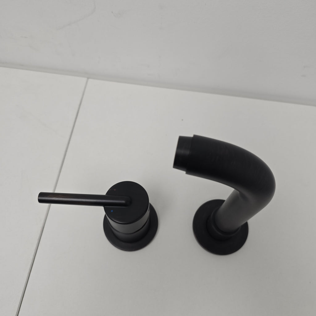 Delta Single Handle Wall Mount Bathroom Faucet Trim, Venetian Bronze (T3559LF-RBWL)