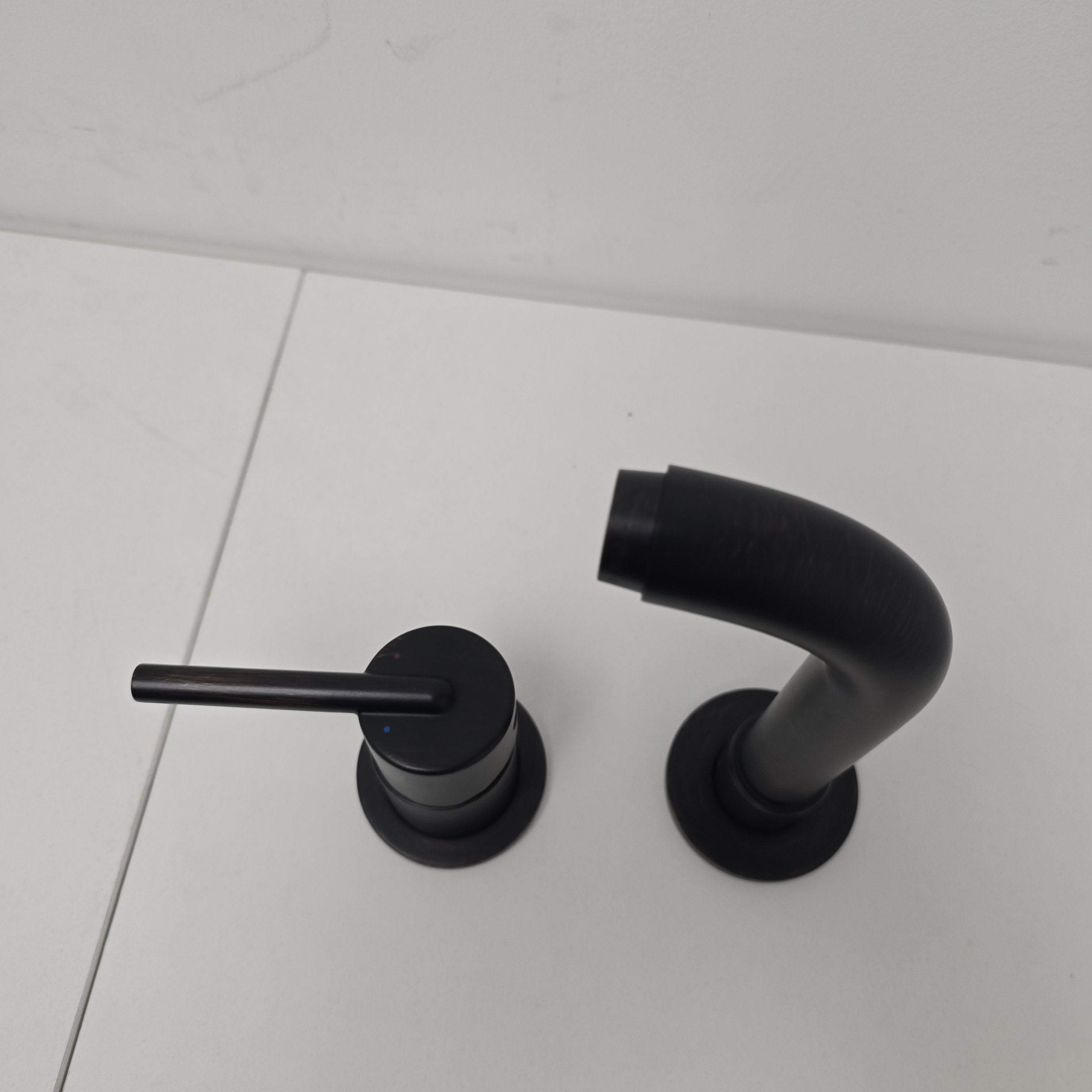 Delta Single Handle Wall Mount Bathroom Faucet Trim, Venetian Bronze (T3559LF-RBWL)
