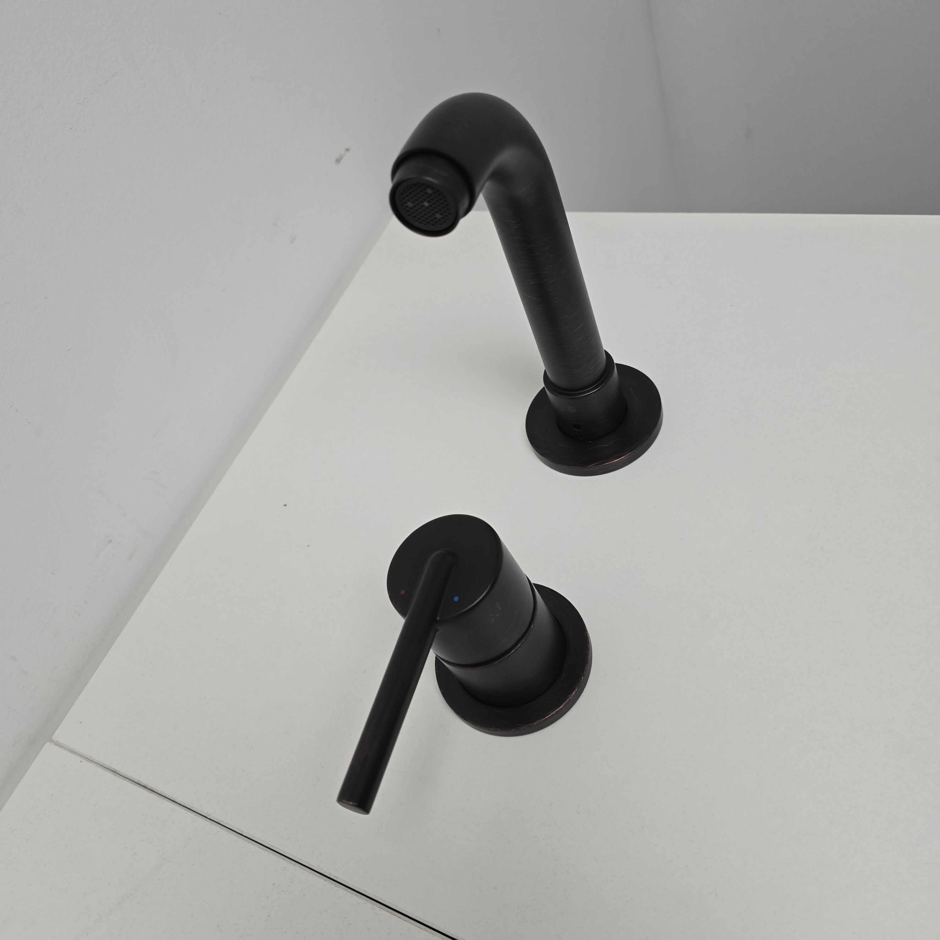 Delta Single Handle Wall Mount Bathroom Faucet Trim, Venetian Bronze (T3559LF-RBWL)