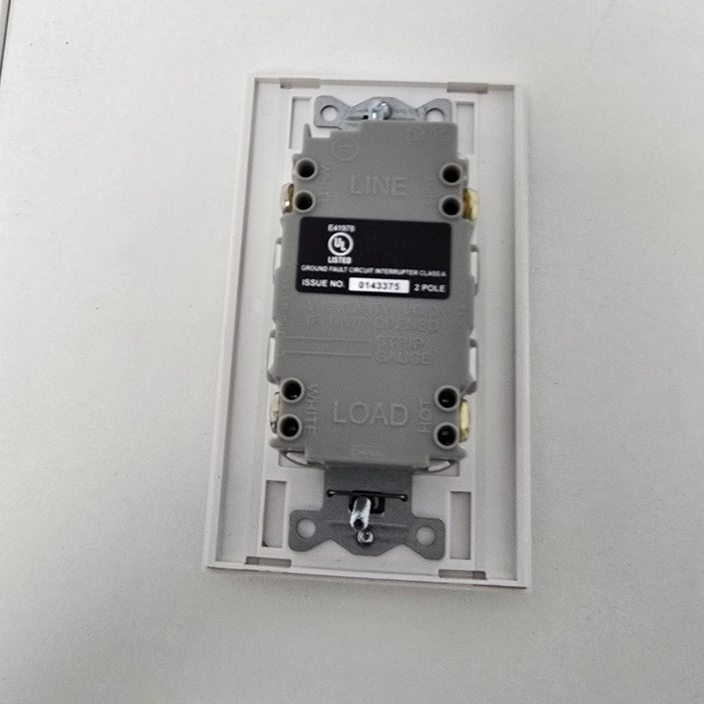 Lutron Nova T Duplex Self-Testing Tamper Resistant GFCI Receptacle (NTR-15-GFST-WH)