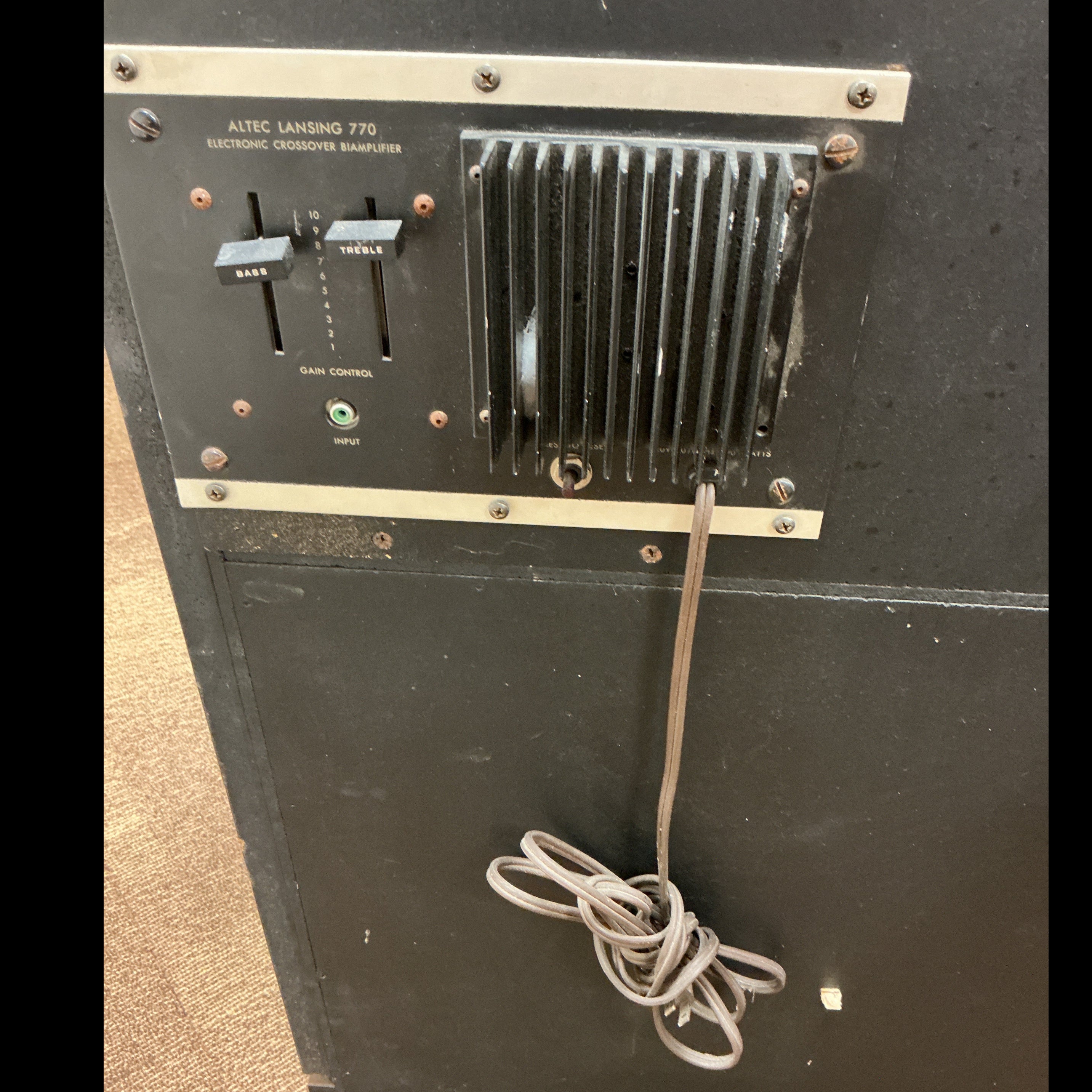 Set of 2 Altec Lansing Vintage Stereo Speaker System