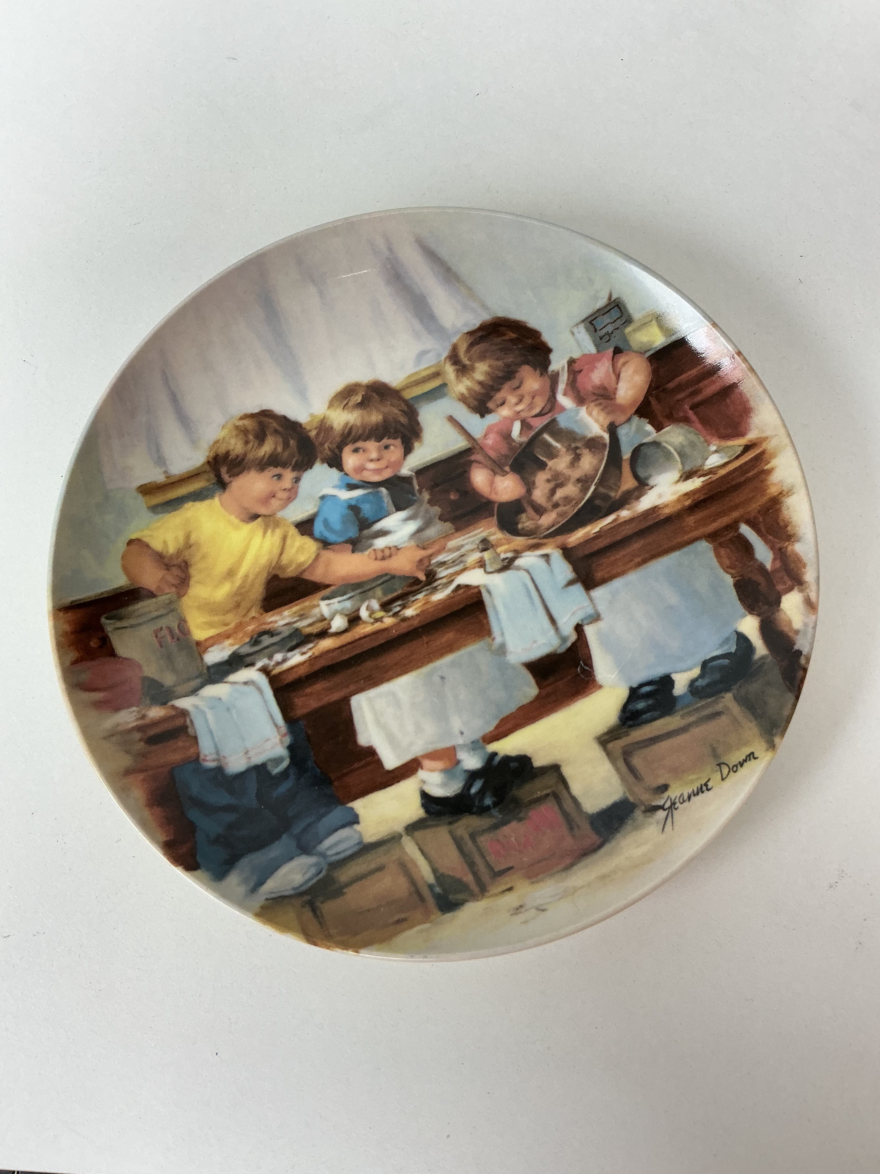 Jeanne Downs Collectible Plate with "Products" Market Scene (set of 4)