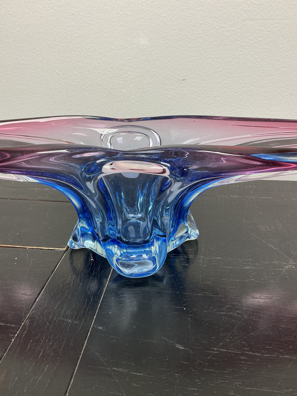 Vintage Art Glass Vase with Pink and Blue Swirls Weight data