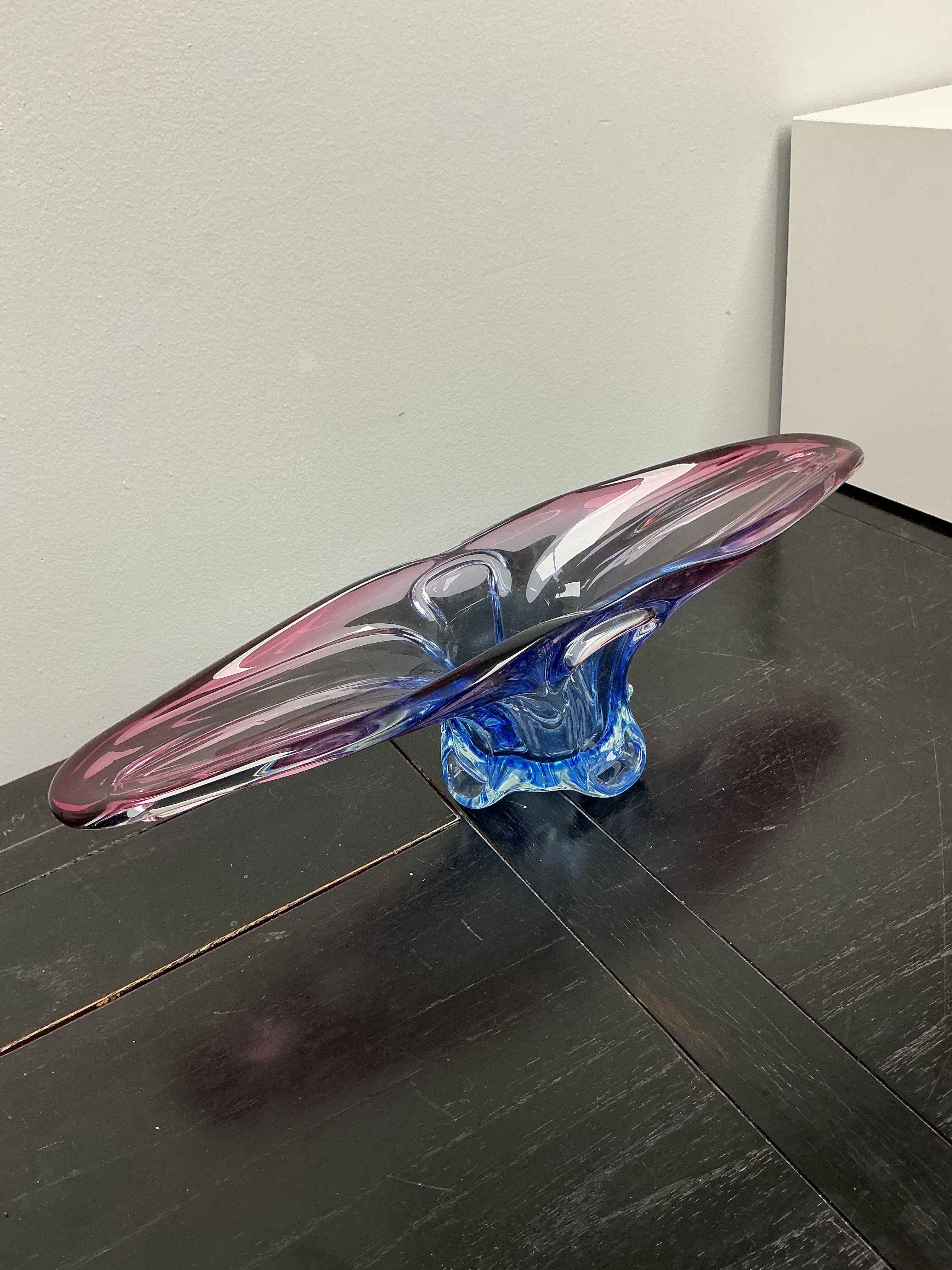 Vintage Art Glass Vase with Pink and Blue Swirls Weight data