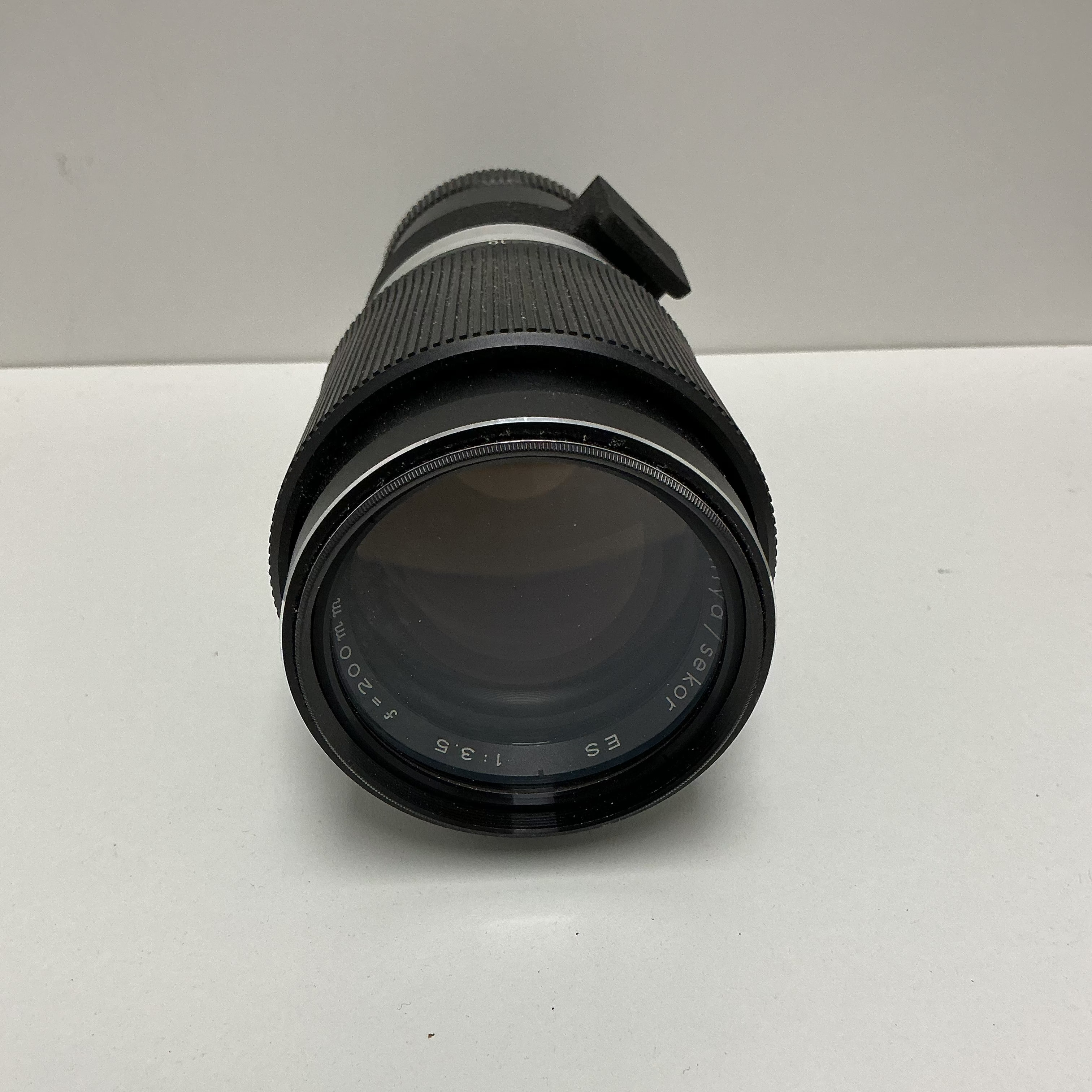 Vintage Mamiya/Sekor 200mm Telephoto Camera Lens No. 11082 with Case