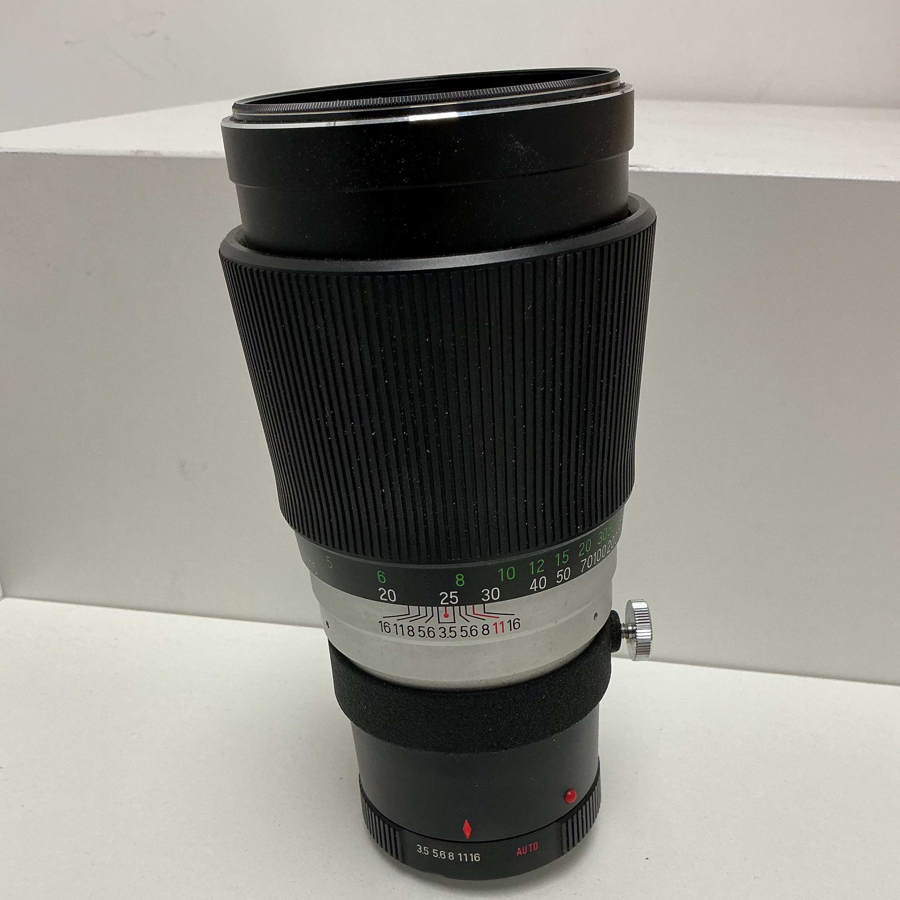 Vintage Mamiya/Sekor 200mm Telephoto Camera Lens No. 11082 with Case