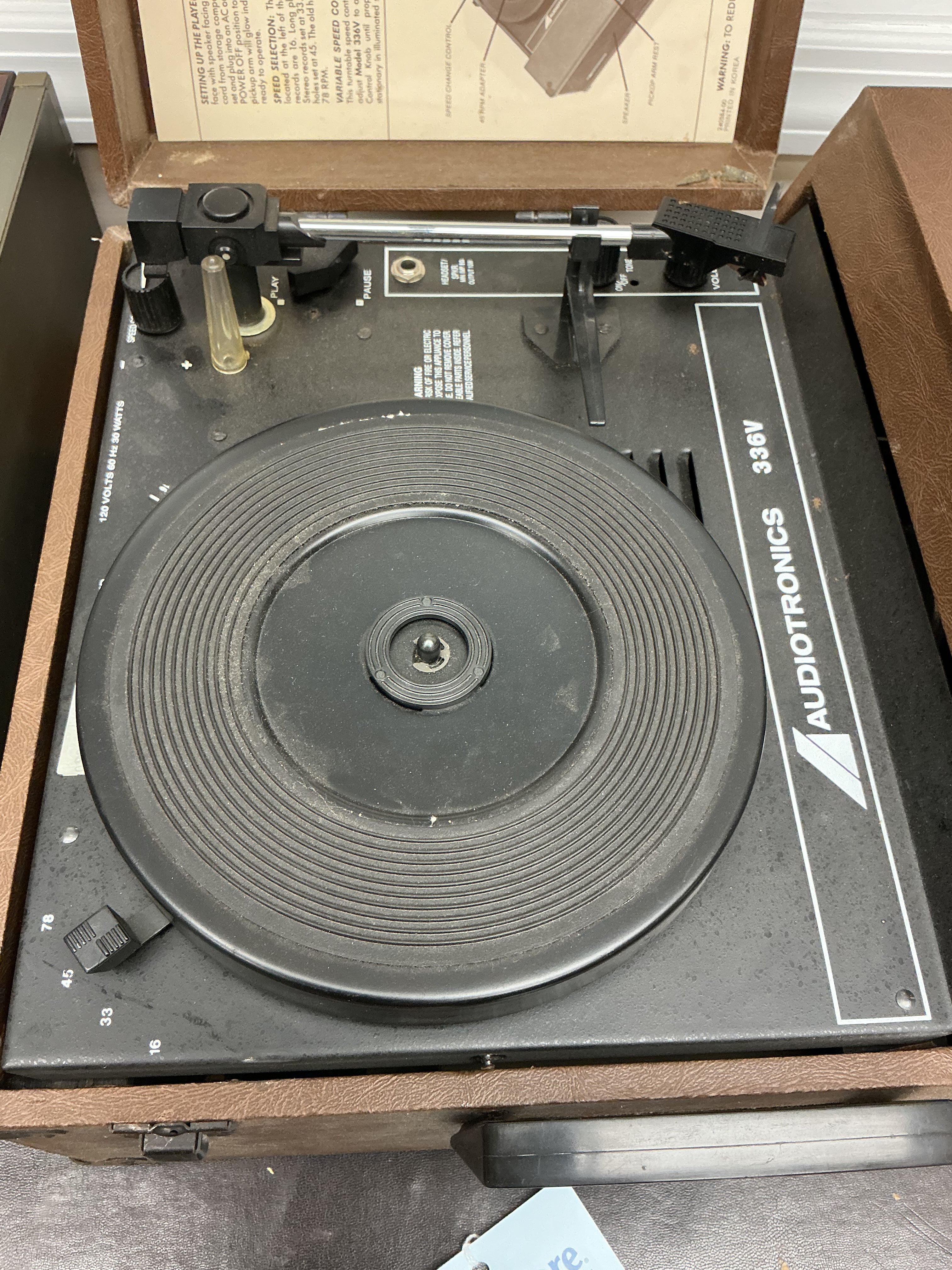 Vintage Audiotronics 336V Portable Phonograph turntable