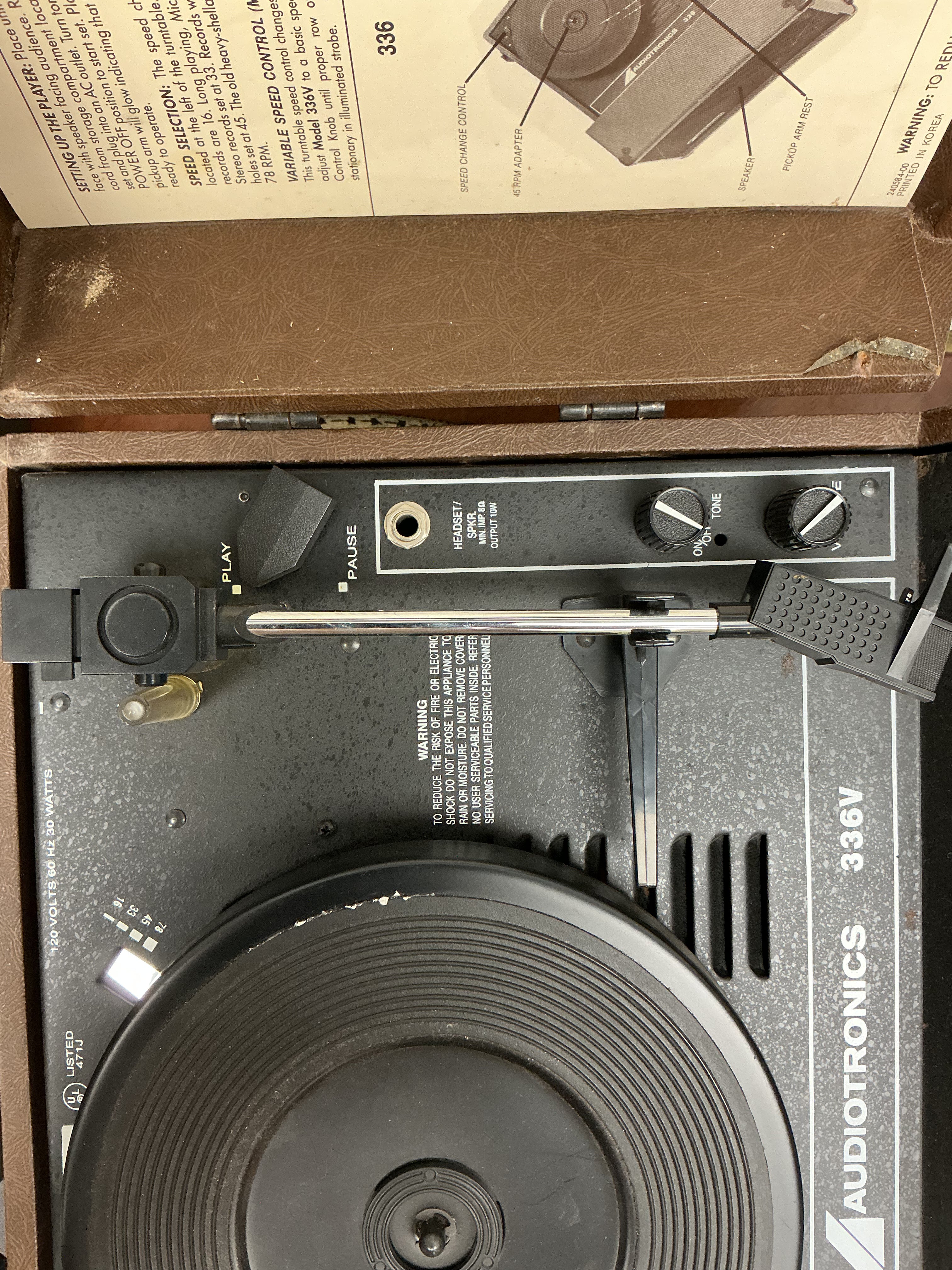 Vintage Audiotronics 336V Portable Phonograph turntable