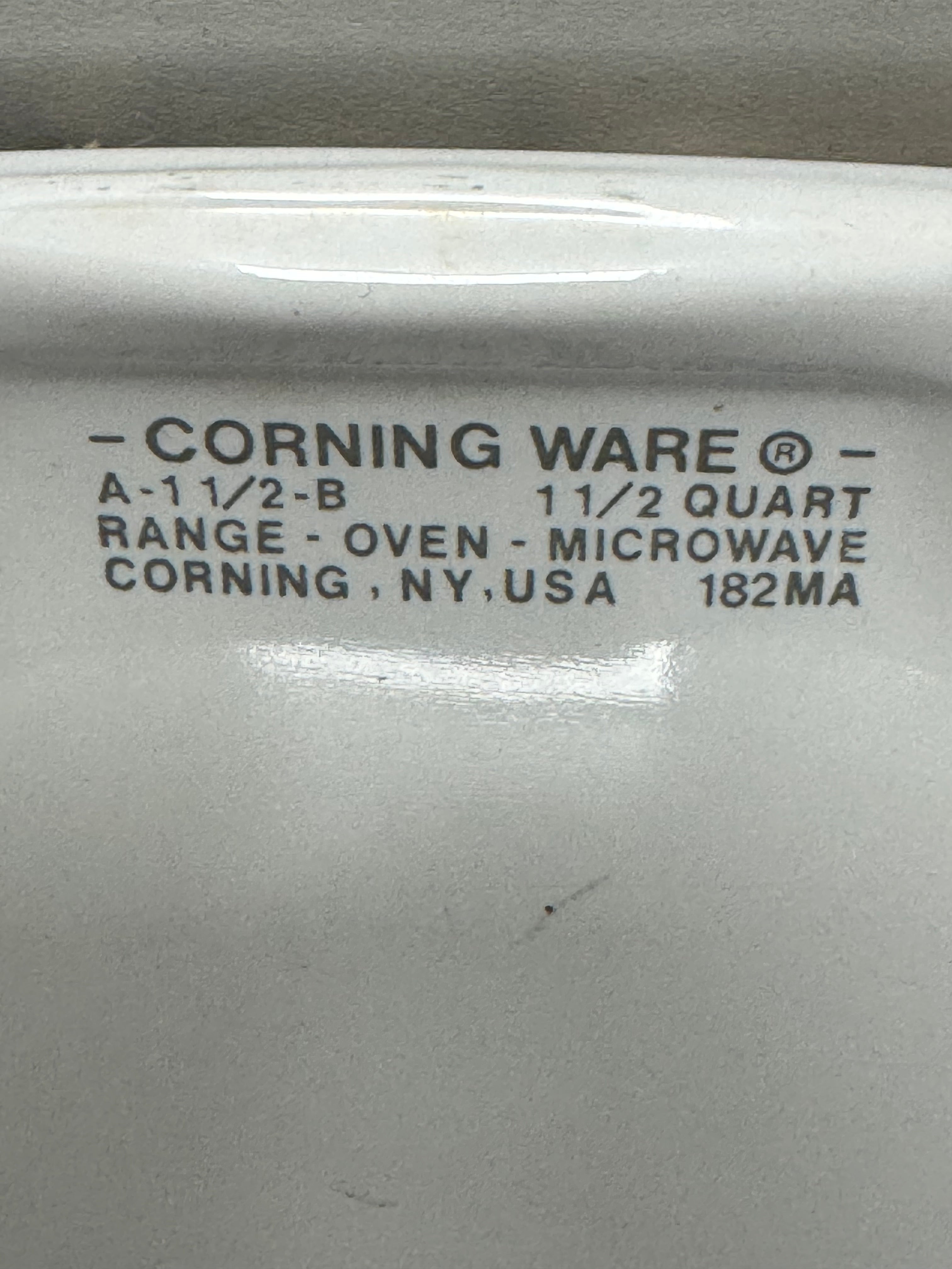 Vintage CorningWare 1.5 Quart Baking Dish - A-1 1/2-B
