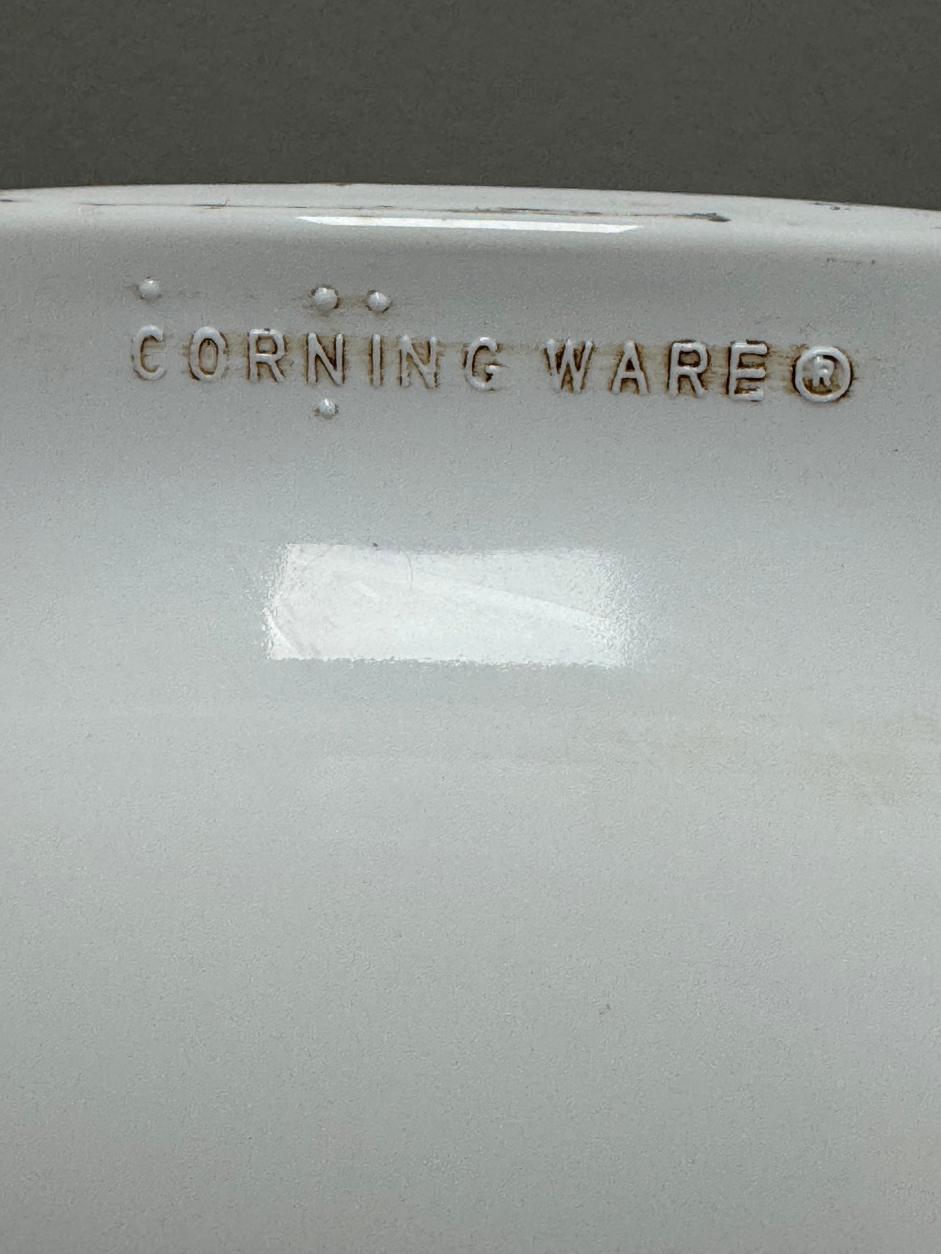 Vintage CorningWare Blue Cornflower 2-Liter Casserole Dish with Lid (A - 2 - B 2L)