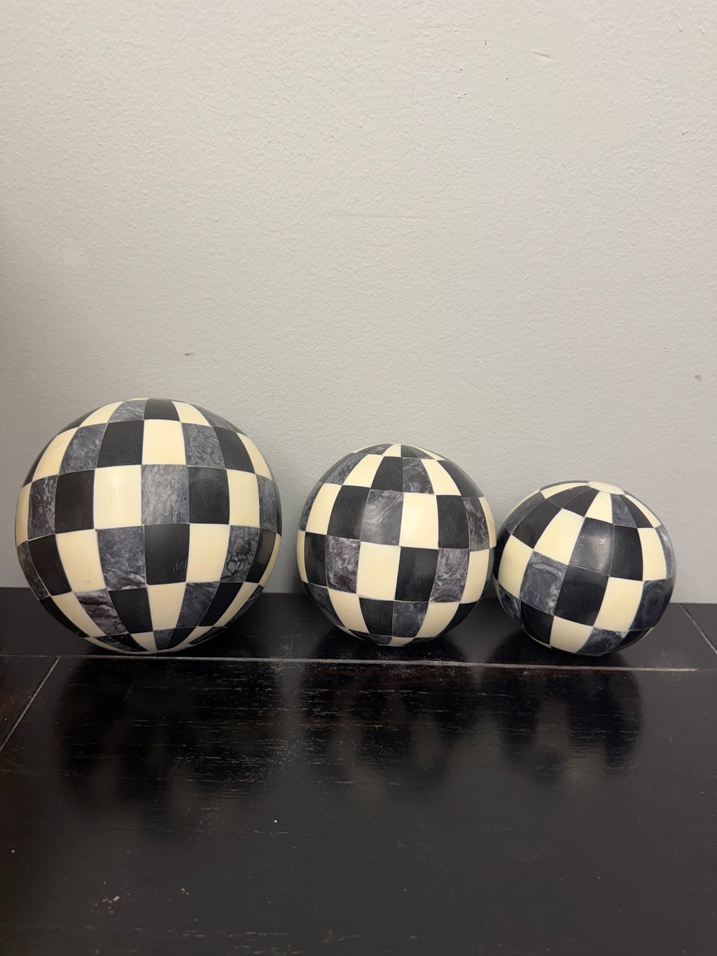 Heritage Farm and Garden - Checkered Orb - Medium