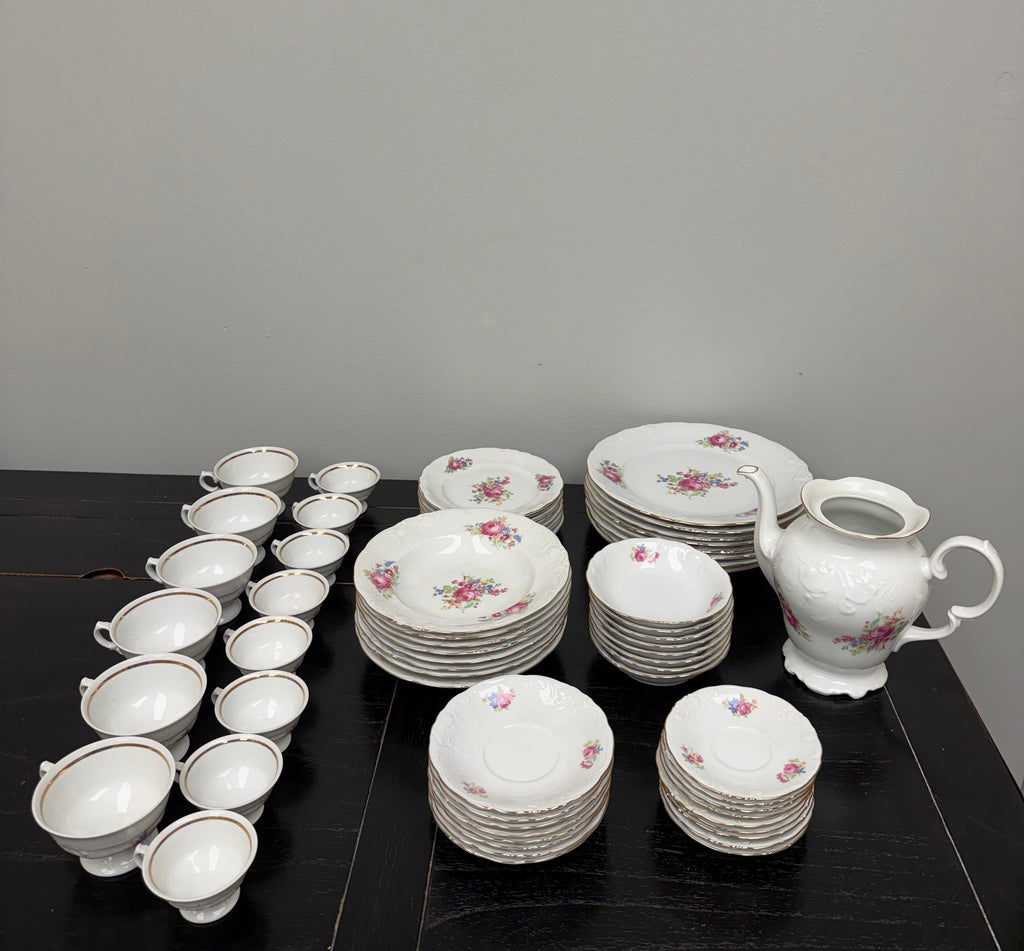 Wawel WAV11 Poland 64 Piece Floral Fine China Set