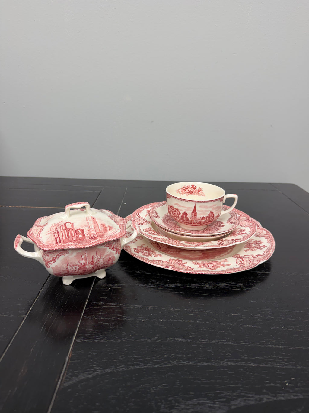Vintage Johnson Bros England "Old Britain Castles" 6 Piece Dinnerware Set