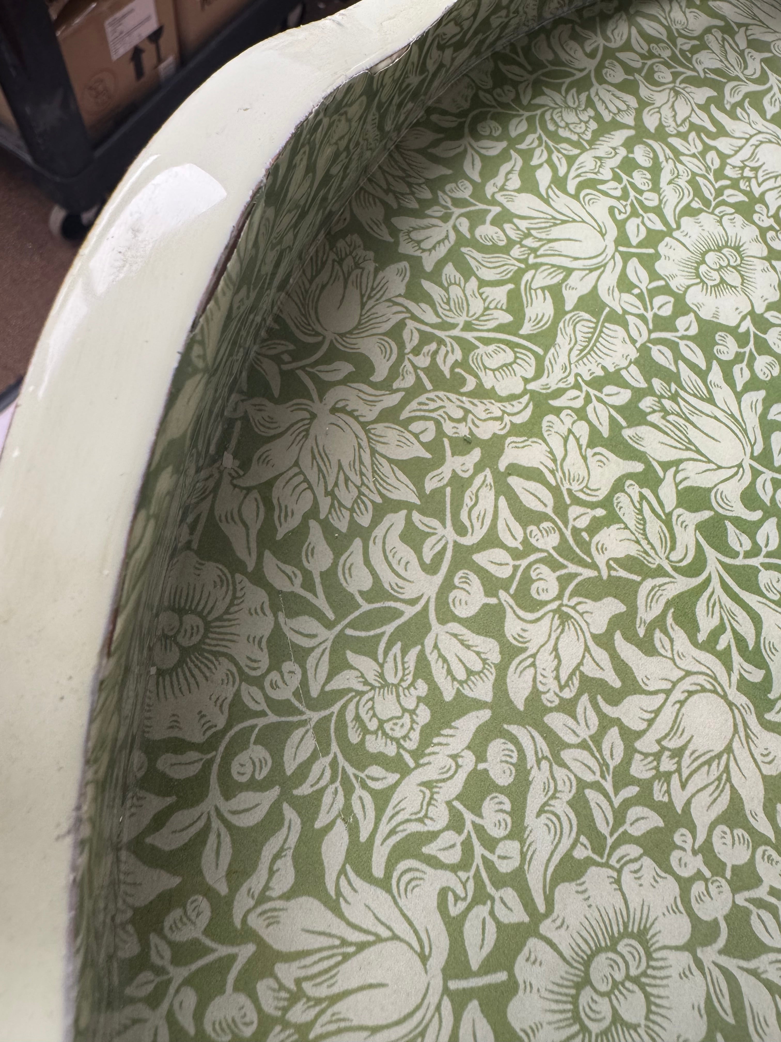 Morris & Co. Round Floral Tray (Two Styles Available)