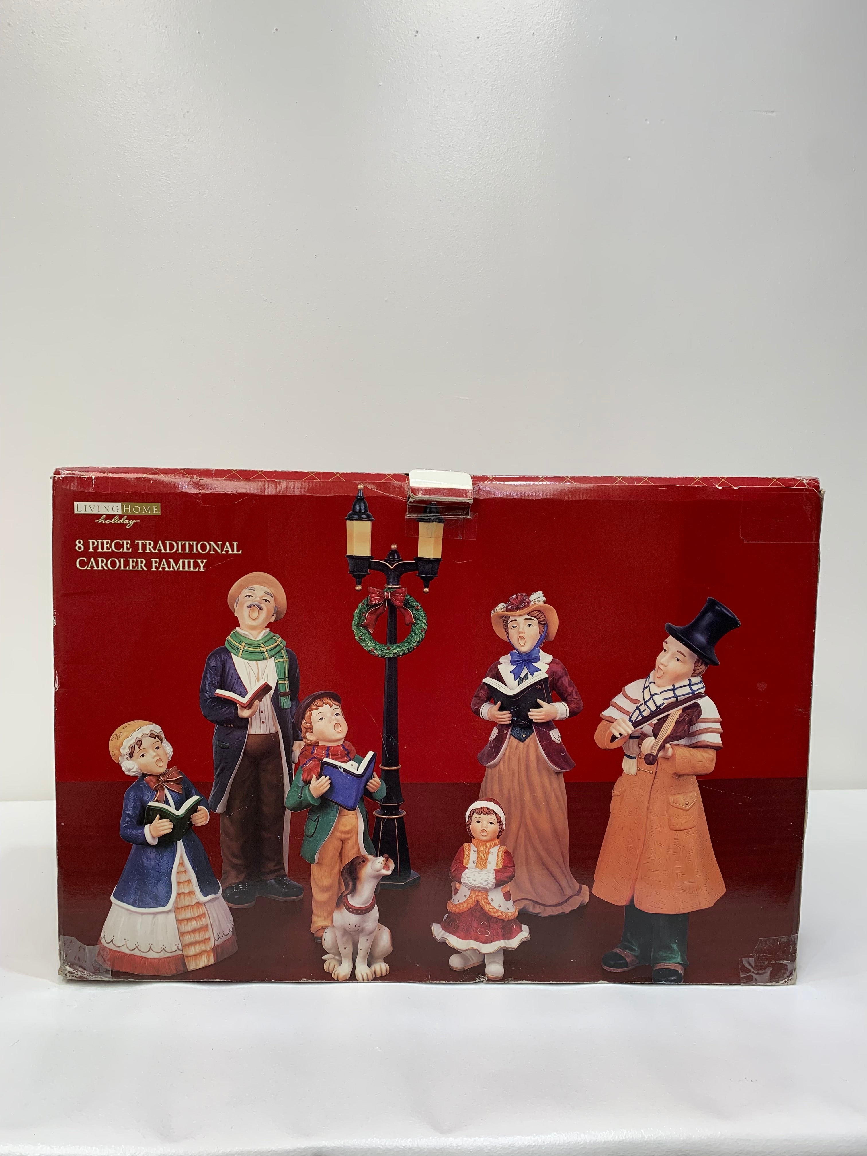 Living Home Traditional Caroler Family Figurines