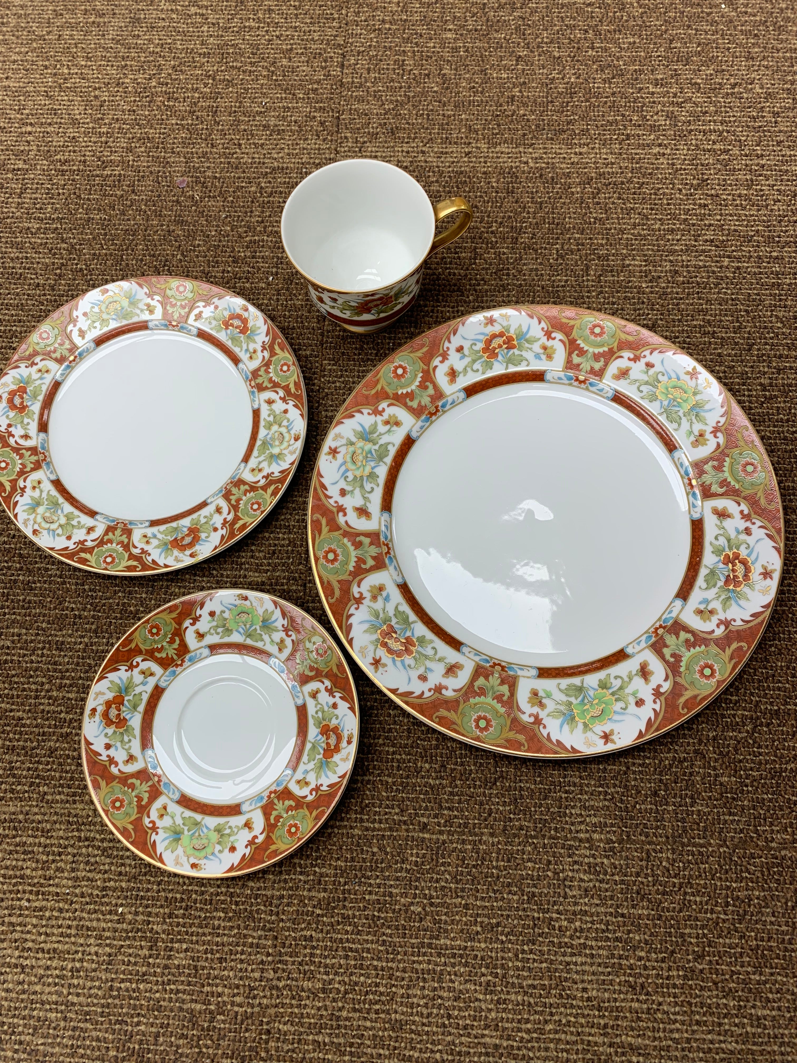 Kyoto China Dinnerware Set with Floral Design