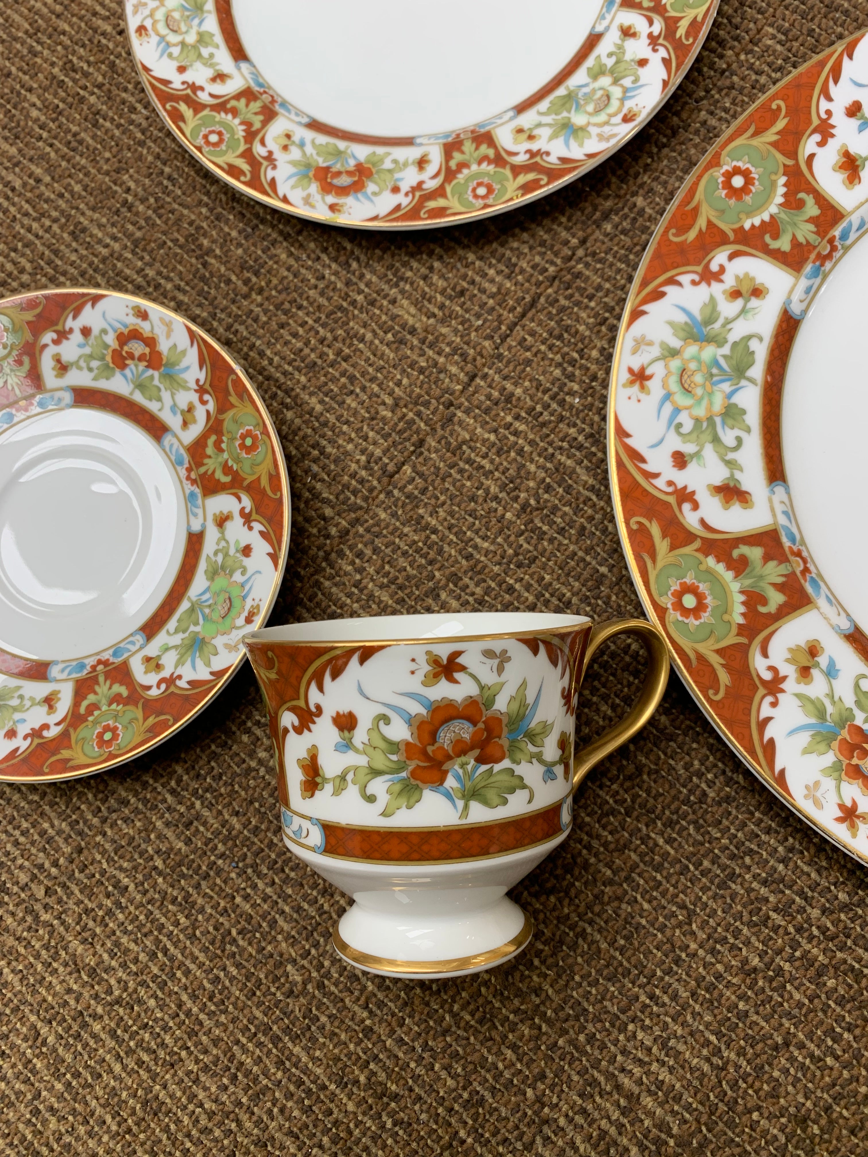 Kyoto China Dinnerware Set with Floral Design