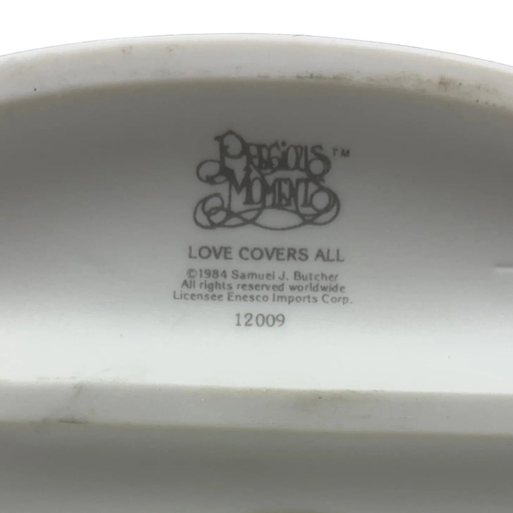 Precious Moments - Love Covers All