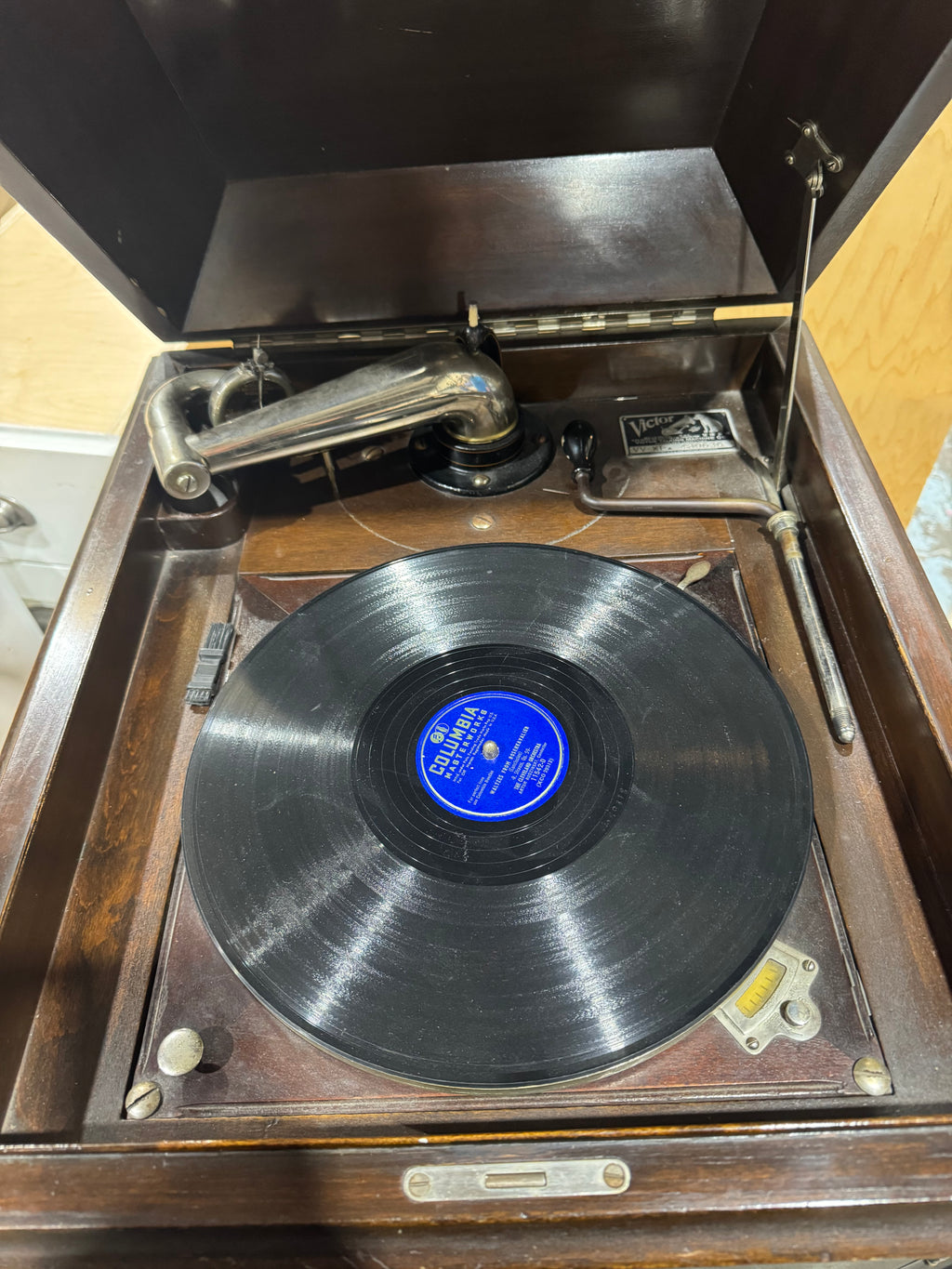 Antique Victor Victrola Model VV-XI Phonograph