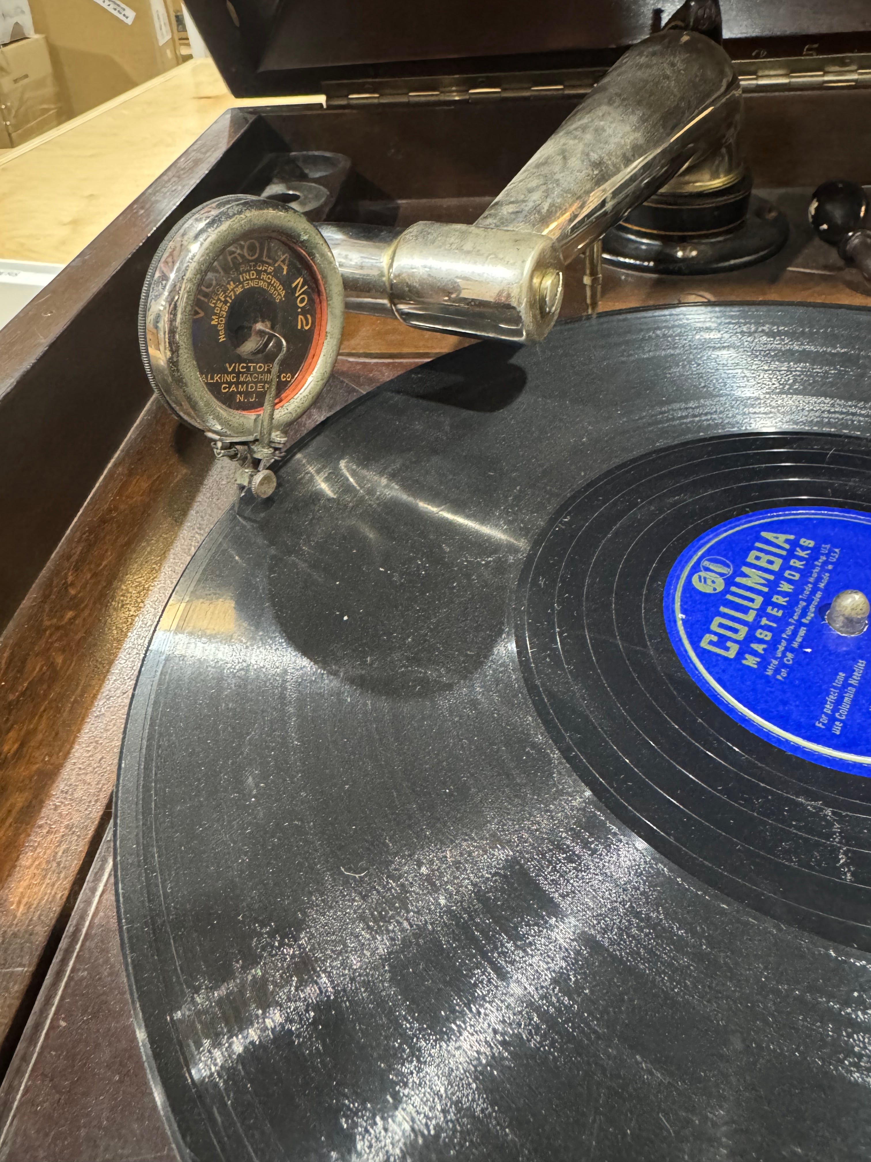Antique Victor Victrola Model VV-XI Phonograph