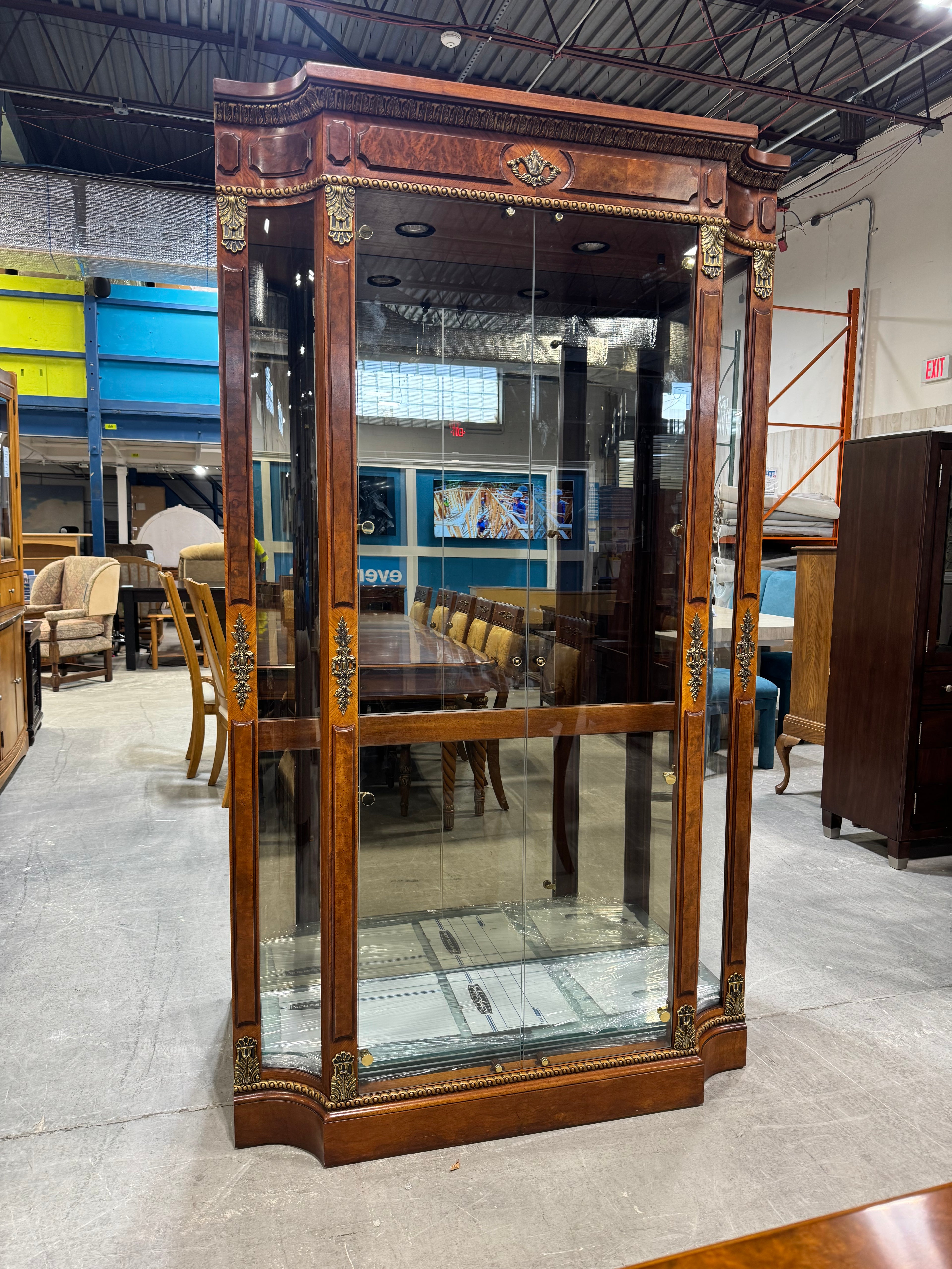 Henredon Grand Provenance Curio Cabinet