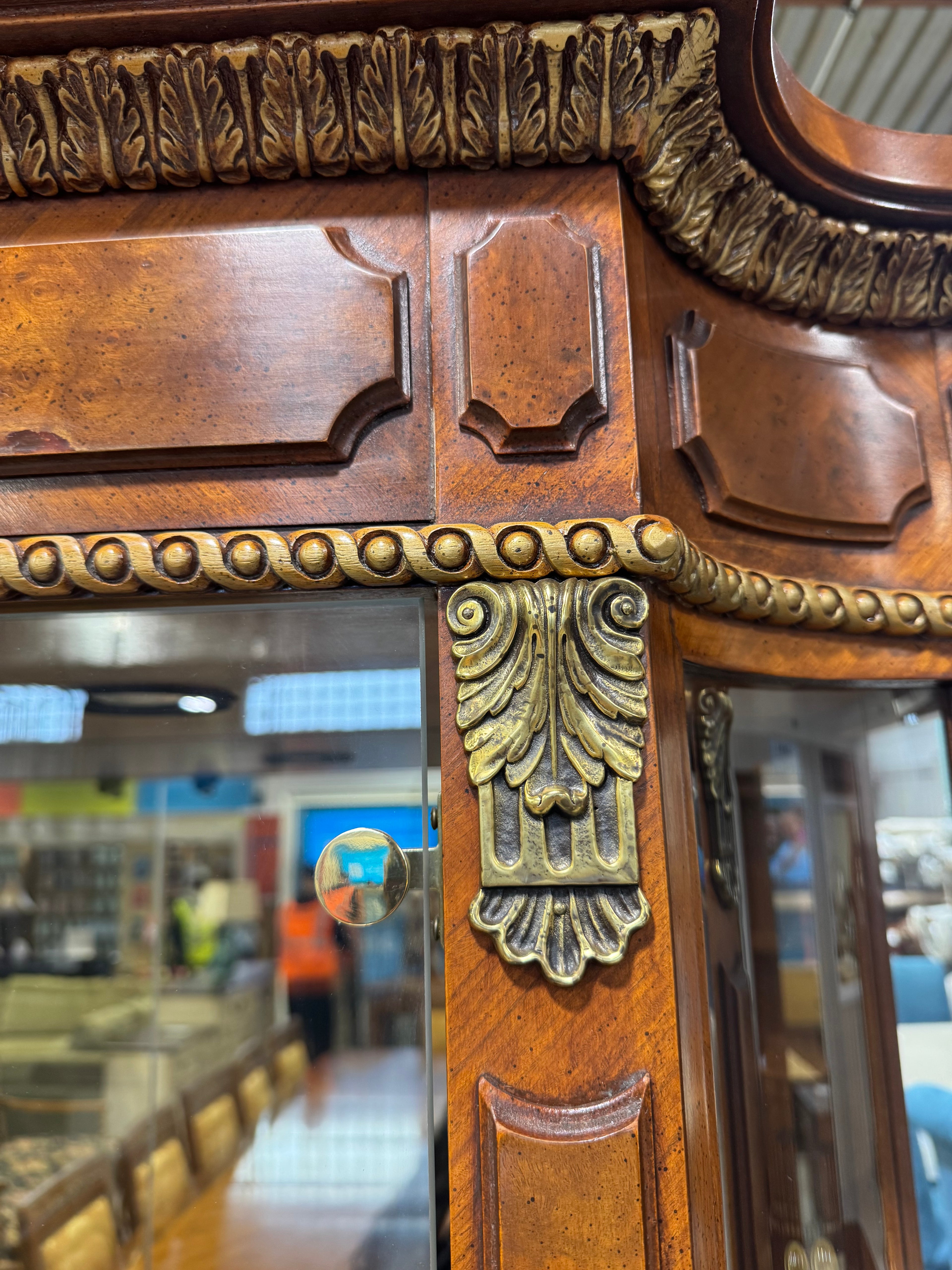 Henredon Grand Provenance Curio Cabinet