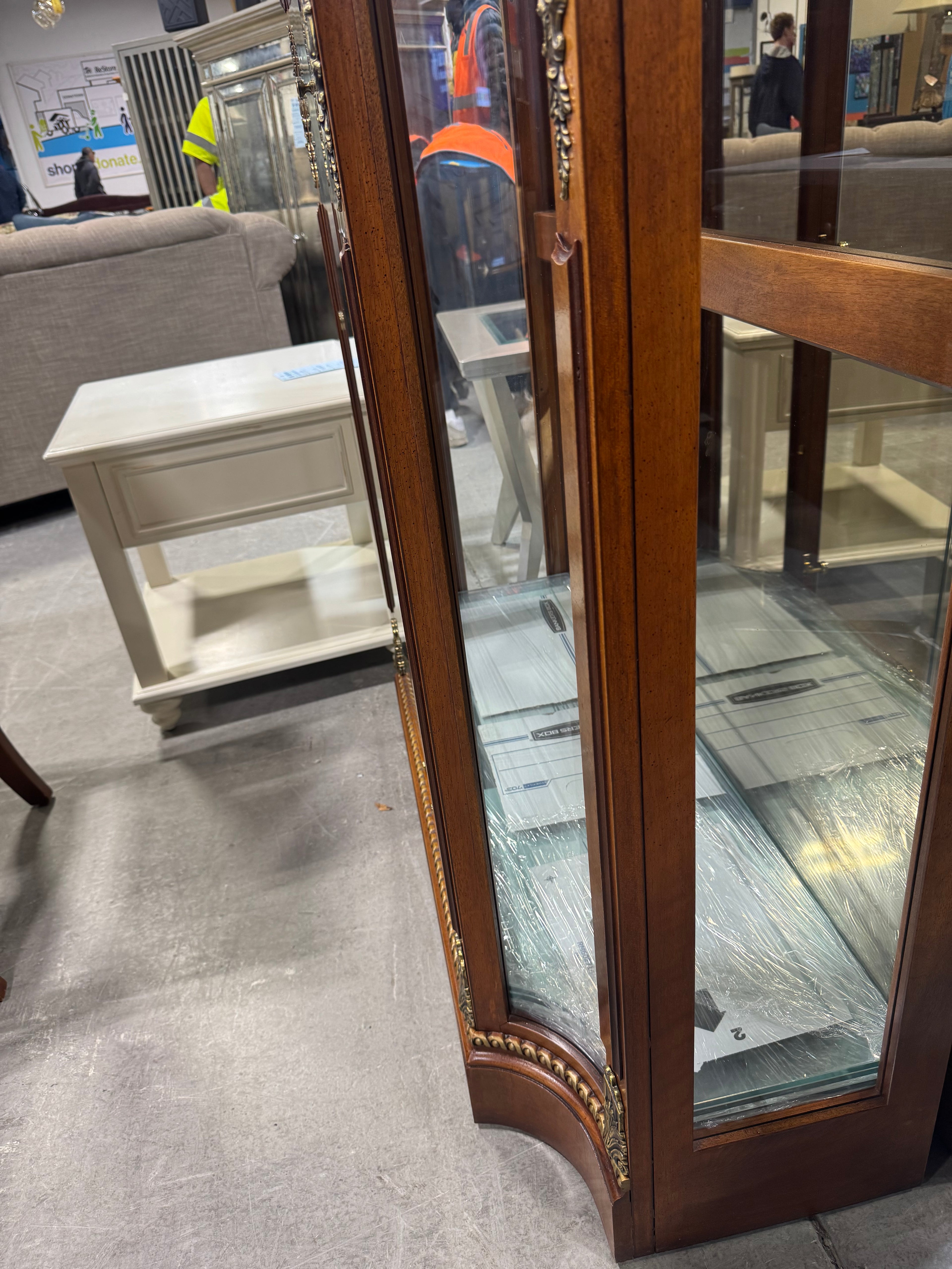Henredon Grand Provenance Curio Cabinet