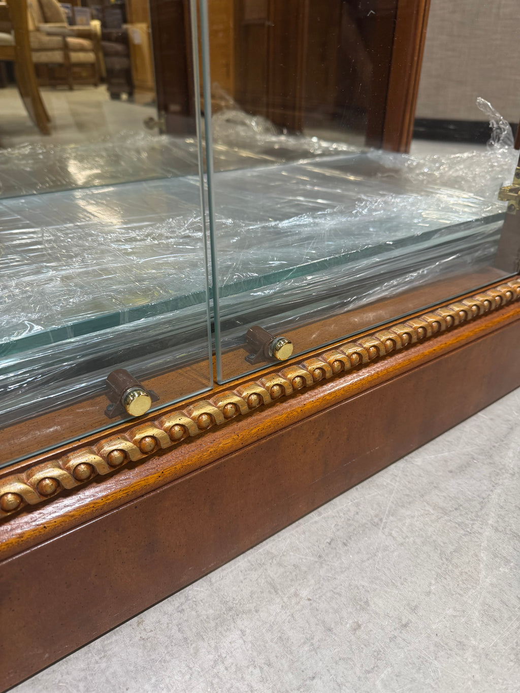 Henredon Grand Provenance Curio Cabinet