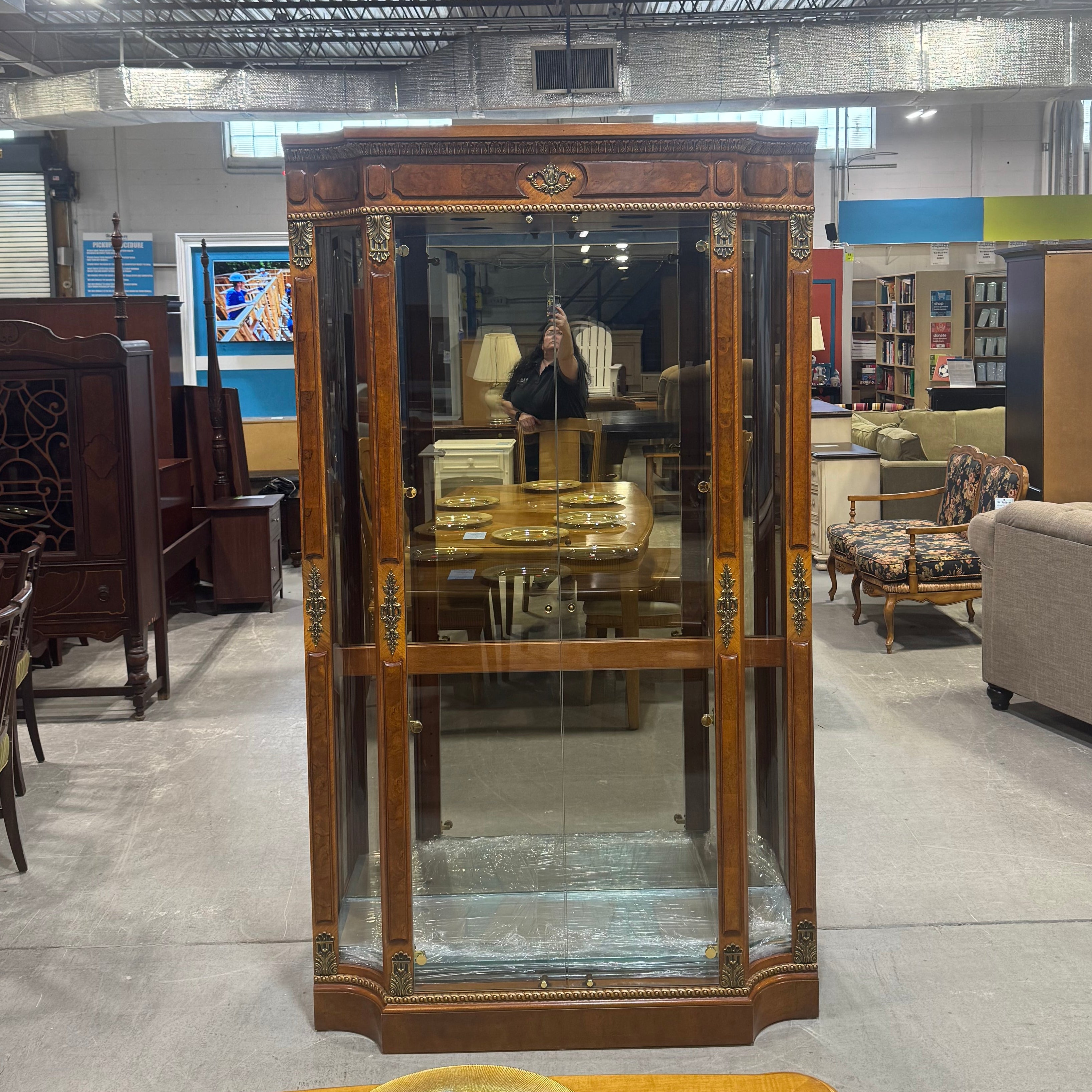 Henredon Grand Provenance Curio Cabinet