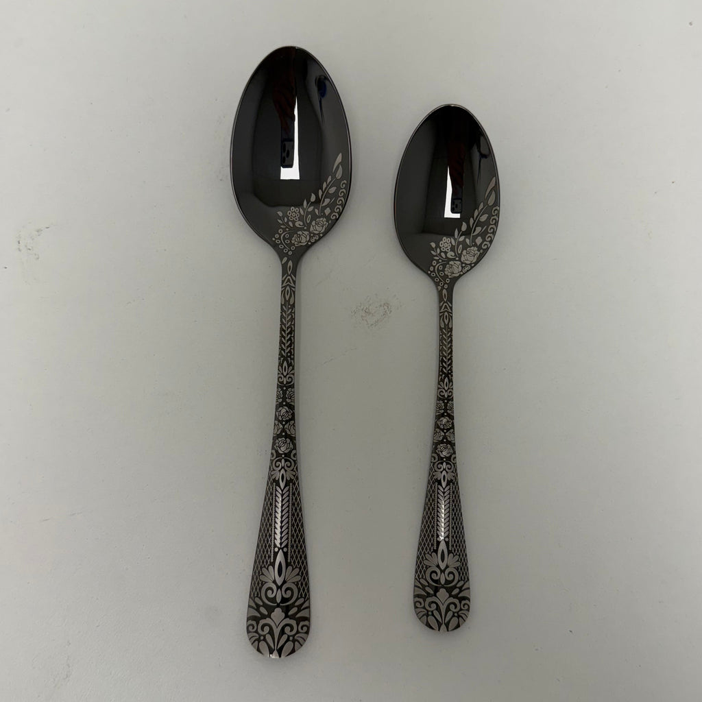 Designer Flatware 24 Piece Set