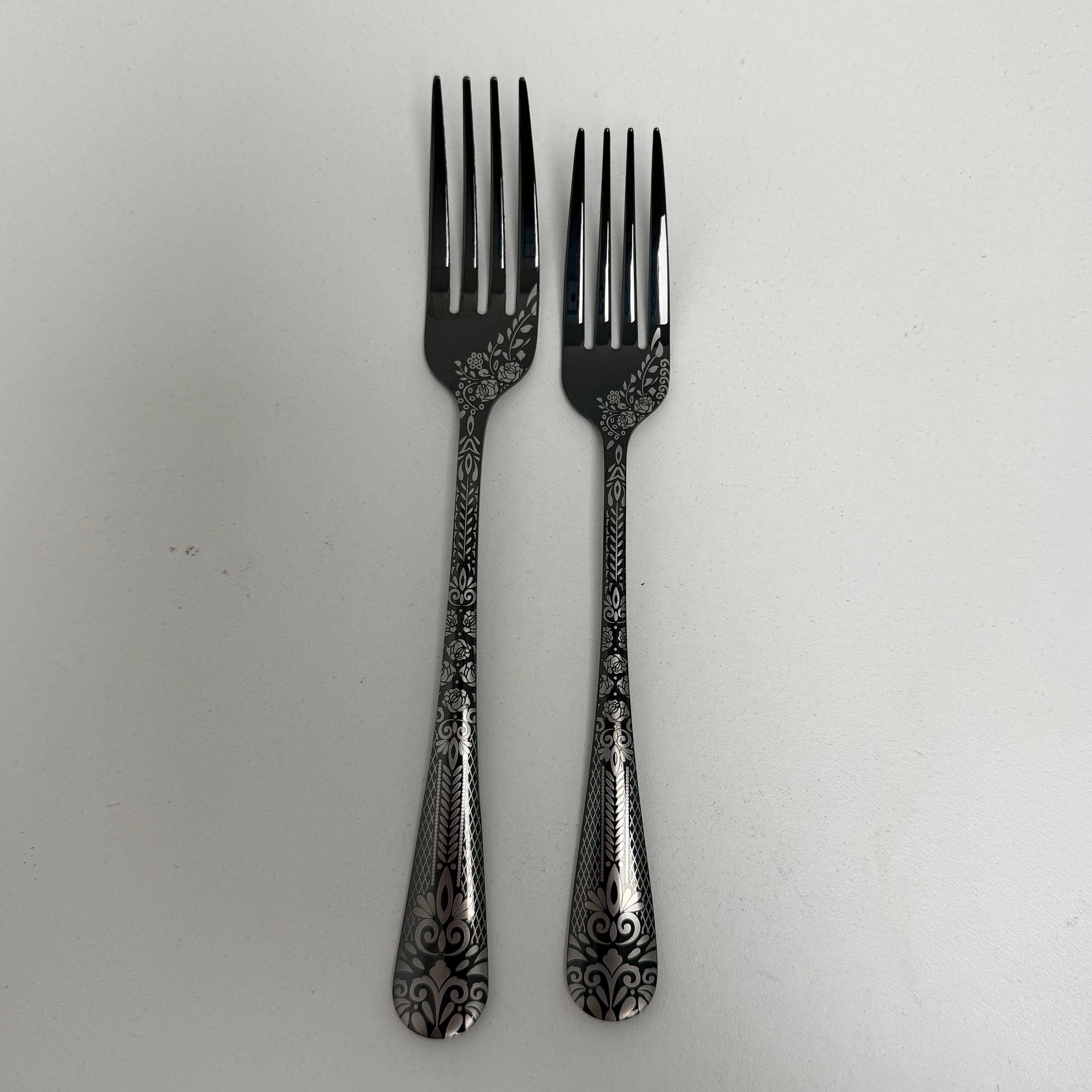 Designer Flatware 24 Piece Set