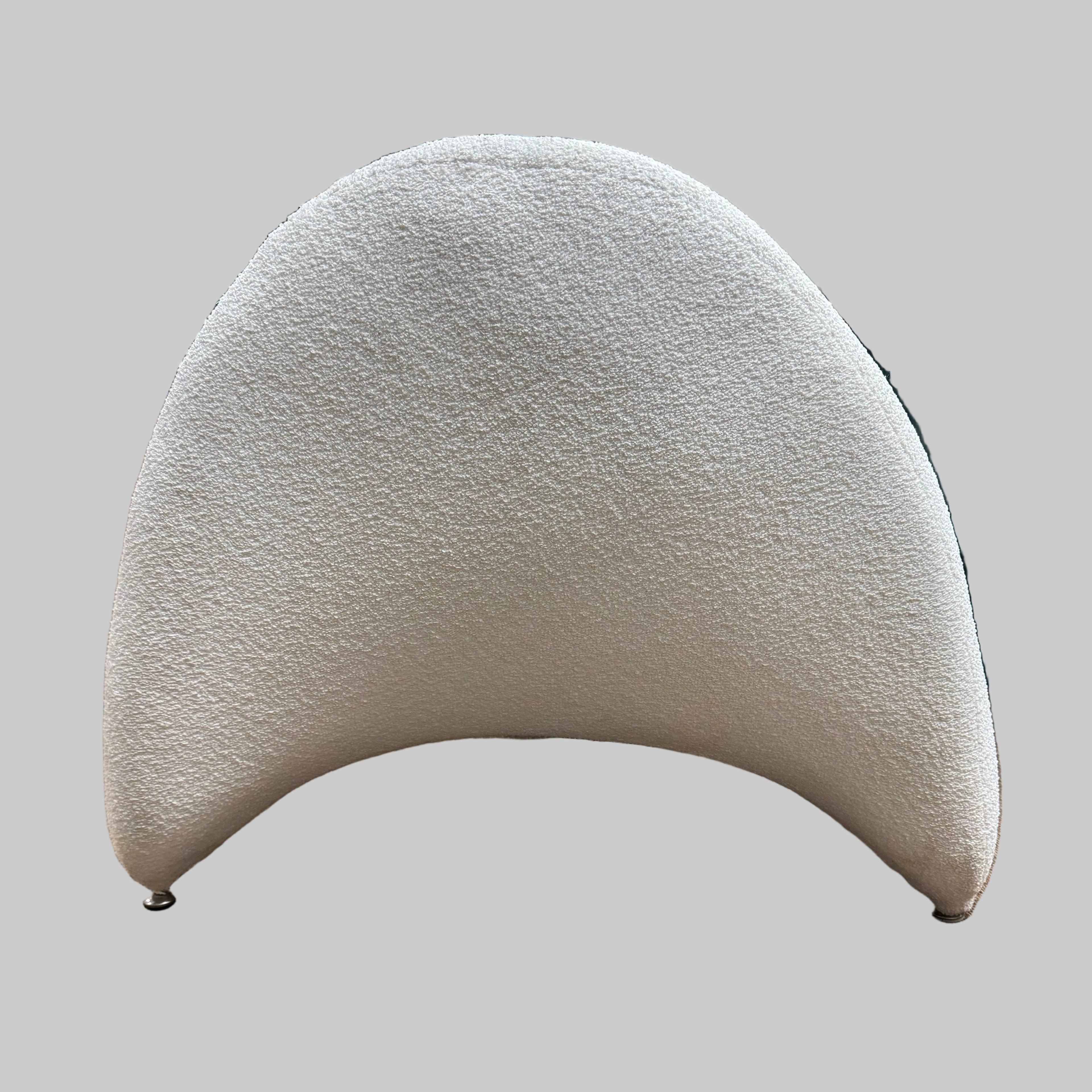 Curved Floor Chair with Faux Shearling Cover in Cream